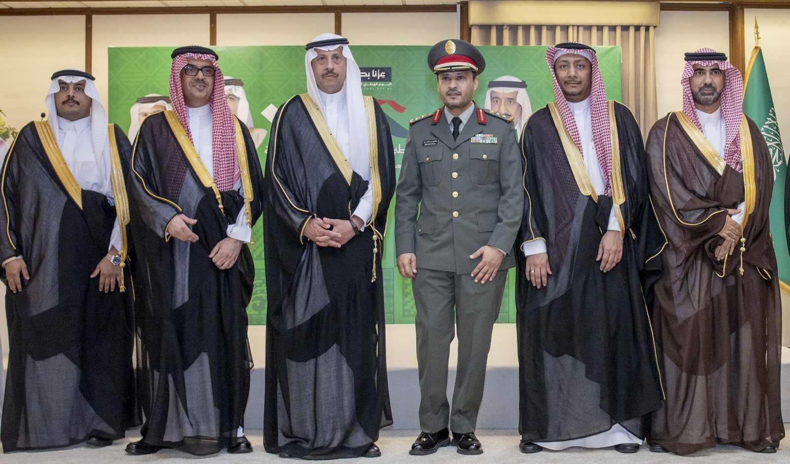 المشرف العام على البعثة التعليمية يشارك في حفل اليوم الوطني بالسفارة السعودية في البحرين